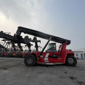 Matériel logistique d'occasion, transpalette à conteneurs en bon état, 45 tonnes, Kalmar DRF450, avec garantie d'un an. - Product Image 3