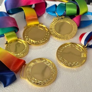 En stock, plaque de compétition de marathon personnalisée en métal plaqué or, médaille <span class=keywords><strong>d</strong></span>'activité pour employés, médaille commémorative de camp <span class=keywords><strong>d</strong></span>'été - Product Image 1