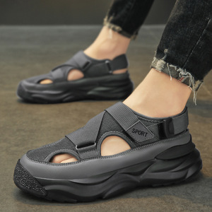 Sandalias de exterior para hombre, antideslizantes para baño, con suela gruesa y acolchada, pantuflas suaves para el hogar. - Product Image 4