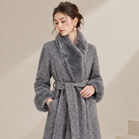 Manteau long en mélange de laine pour femme avec garniture en fausse fourrure, ceinture, manches longues, couleur unie, vêtement d'extérieur élégant pour l'hiver