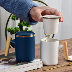 Taza de Cerámica con Asa de Madera, Taza de Té con Filtro, Set de Regalo Empresarial, Color Sólido - Product Image 3