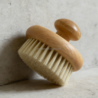Brosse de douche exfoliante ovale en bois, simple, douce et rigide, avec poils naturels de sanglier et de nylon, réutilisable, pour un nettoyage en profondeur et un massage du dos