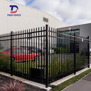 รั้วเหล็กปลายแหลมตกแต่งสำหรับความปลอดภัยในที่อยู่อาศัย กว้าง 2.8 ม. แผงรั้วเหล็กชุบสังกะสีพร้อมท่อโลหะป้องกัน - Product Image 1