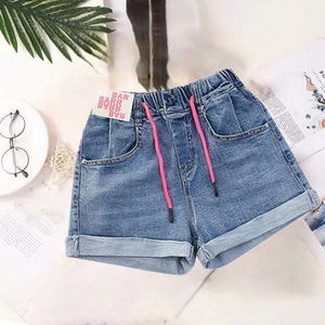 Completo Estivo per Bambine, Stile Coreano, T-shirt Arcobaleno a Maniche Corte e <span class=keywords><strong>Pantaloncini</strong></span> in Denim, Nuovo Stile Trendy - Product Image 3