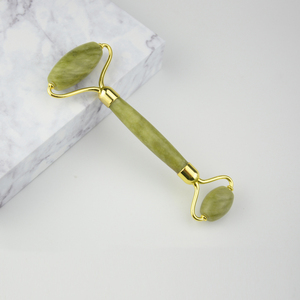 Authentique <span class=keywords><strong>pas</strong></span> <span class=keywords><strong>cher</strong></span> cristal <span class=keywords><strong>jade</strong></span> sans bruit beauté <span class=keywords><strong>rouleau</strong></span> <span class=keywords><strong>de</strong></span> <span class=keywords><strong>jade</strong></span> masseur outil facial - Product Image 6