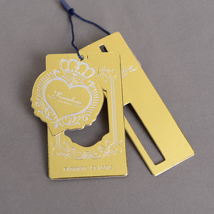 Etiqueta Colgante de Papel Perforado con Cordón de Plástico y Sello Personalizado, UV, Estampado en Lámina Plateada - Product Image 1