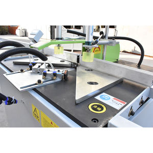 Machine de découpe CNC en aluminium JUNDE 2,2 kW à tête unique, type élévateur de lame, 45/90 degrés, pour la découpe de fenêtres, portes et cadres photo - Product Image 5