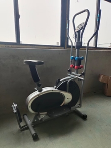 Vente en gros usine Nouveauté : Appareil <span class=keywords><strong>elliptique</strong></span> avec haltères, Vélo d'appartement, Tapis de marche, Appareil à pédales Spacewalk - Product Image 3