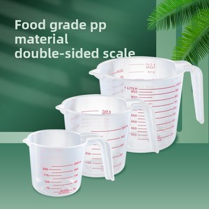 <span class=keywords><strong>Taza</strong></span> <span class=keywords><strong>medidora</strong></span> graduada transparente mililitro de grado alimenticio para hornear jarra de agua fría vaso de plástico grueso laboratorio de mezcla - Product Image 4