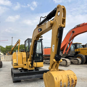 Mini-excavatrice sur chenilles 6 tonnes 306D, 95% neuve, état parfait, modèle 2023, garantie 6 mois, moteur d'origine japonaise - Product Image 1