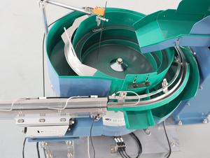 अनुकूलित उच्च गति स्वचालित धातु भागों कंपन कटोरे फीडर मशीन दिशात्मक सॉर्टिंग मोटर कोर घटक इहेडा ब्रांड - Product Image 5