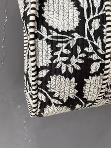 Sac fourre-tout matelassé en coton imprimé, élégant, fait main, motifs ethniques, pour voyage et shopping, sac à bandoulière - Product Image 4