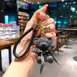 Porte-clés Ours Kawaii Tendance avec Nœud Mignon en Résine, Breloque pour Sac à Dos, Pendentif en Plastique, Cadeau Décoratif - Product Image 4