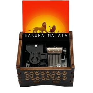 Caja <span class=keywords><strong>Musical</strong></span> de Madera con Grabado Vintage de Anime King Lion Hakuna Matata, Recuerdo Perfecto para Regalo de Boda, Regalo para Niñas, Amigas, Amantes - Product Image 2