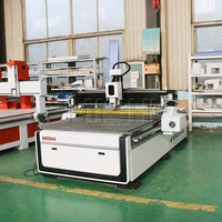 Machine de gravure et de découpe CNC 1325 4x8 à 3 axes pour le travail du bois avec table à vide