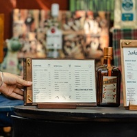 Présentoir de menu en noyer noir d'Amérique du Nord A4, support de comptoir de bar, liste de prix, carte de table, publicité magnétique