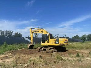 Pelleteuse sur chenilles Komatsu PC 200 d'occasion de bonne qualité avec noyau de couleur d'origine et moteur de pompe à moteur inclus - Product Image 4