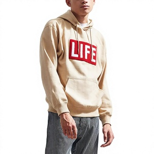 Sweat-shirt à capuche beige pour homme avec logo imprimé en flock rouge, coupe classique, pull en coton tricoté décontracté, vêtement d'automne - Product Image 3