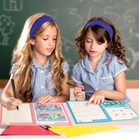 Carnet de pratique magique réutilisable pour enfants, grand format, 4 pièces/ensemble, avec rainures d'écriture et stylo inclus