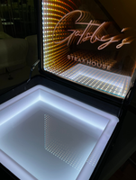 Présentoir de 3 bouteilles de vin éclairé par LED Valise dorée avec pique Ace pour porte-bouteille de champagne Présentateur de service VIP