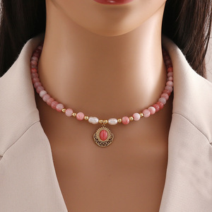 Collier Classique Multicouche en Pierres Naturelles, Perles de 6mm en Turquoise, Rhodonite et Howlite, Plaqué Or 18K, Idéal pour un Cadeau (Vente en Gros) - Product Image 2