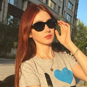 Gafas de sol tipo ojo de gato para mujer, montura completa UV400, estilo retro, protección solar, diseño ligero y moderno para adultos - Product Image 5