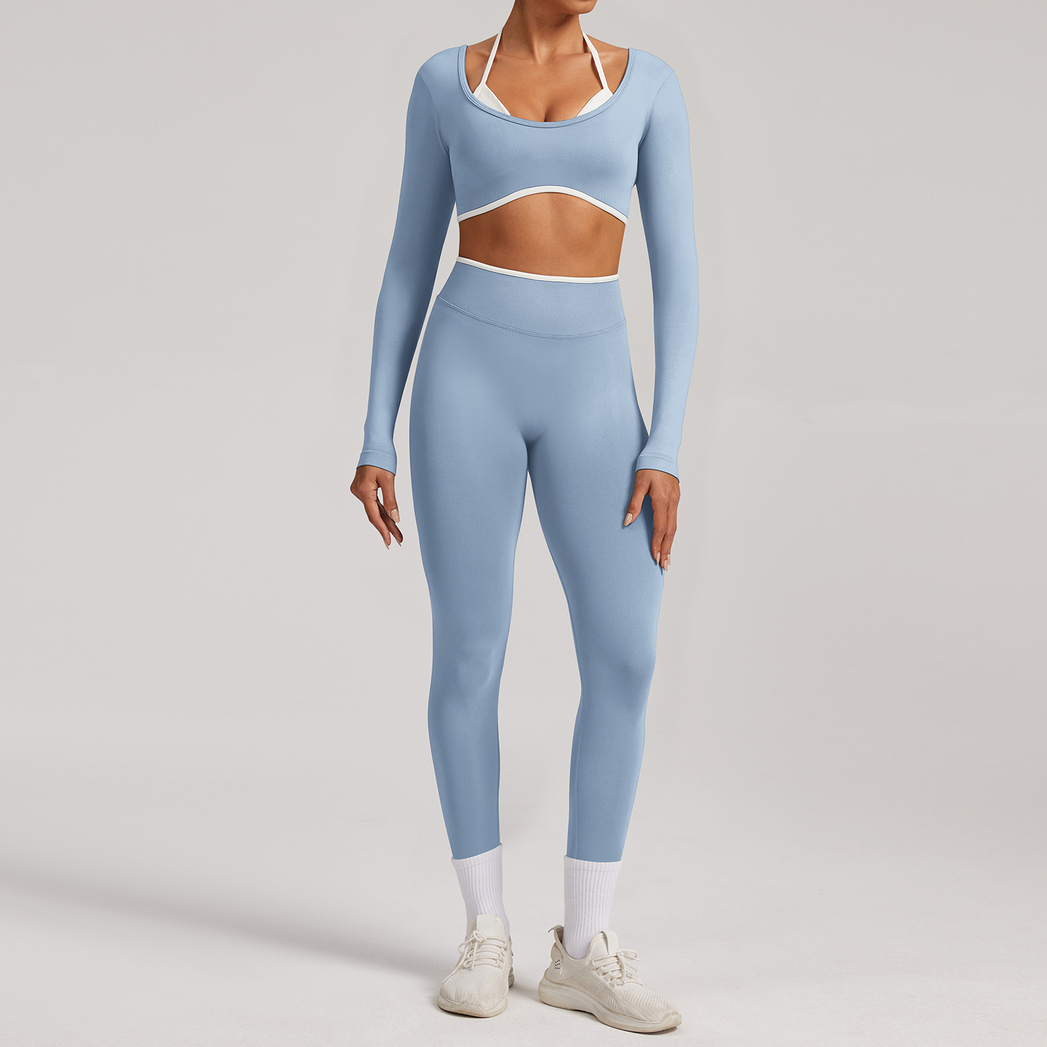 Bleu bébé (chemise et pantalon à manches longues)