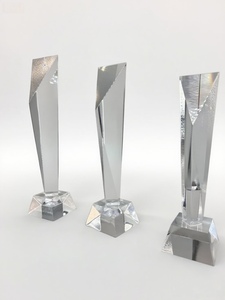 Elegante Trofeo in Acrilico con Stampa UV, Ecologico, Incisione Laser, Aspetto Cristallino per Cerimonie di Premiazione - Product Image 4