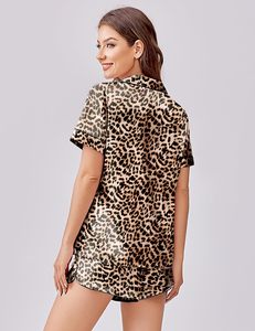 Ensemble <span class=keywords><strong>pyjama</strong></span> 2 pièces en satin <span class=keywords><strong>de</strong></span> soie imprimé léopard pour <span class=keywords><strong>femme</strong></span>, manches courtes, boutons, shorts, vêtements <span class=keywords><strong>de</strong></span> détente - Product Image 3