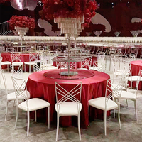 Chaises de mariage blanches pour événements en plein air, appartements et villas - Design moderne, qualité supérieure