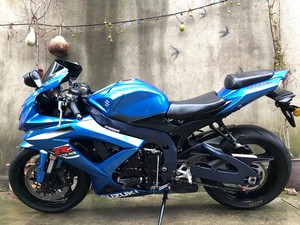 Motocicleta <span class=keywords><strong>Deportiva</strong></span> <span class=keywords><strong>Suzuki</strong></span> GSX600 de 600 cc y 4 Cilindros, Diseño Deportivo y Potencia, Velocidad Máxima >255 km/h - Product Image 3