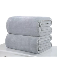 Desain kustom 100% poliester cetak warna Solid ukuran King Microfiber tebal Ratu flanel selimut bulu untuk musim dingin musim gugur