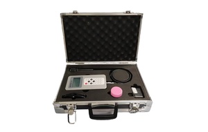 Détecteur de niveau de liquide ultrasonique portable sans contact |   Jauge de niveau externe à fixation par pince pour réservoirs d'huile, de GPL et de carburant - Product Image 4
