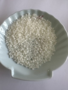 Fournisseur d'usine <span class=keywords><strong>Prix</strong></span> bas Granulés de résine EVA 18% 19% 28% 33% pour joints, mousse réticulée, chaussures, semelles de chaussures, produits en mousse - Product Image 1