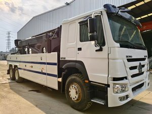 Camion de remorquage à plateau plat Unic 375 HP Diesel, transmission manuelle, norme Euro 5, état neuf, pour remorquage routier - Product Image 4