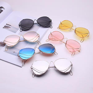 Gafas de sol con montura irregular para mujer, UV400, montura dorada ligera, lentes AC, color amarillo océano, gris, J3-1799 - Product Image 2