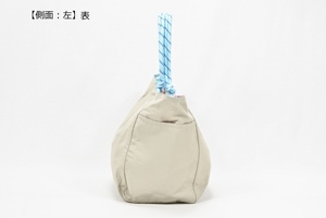 Bolso de mano de nailon para mujer con correa de hombro desmontable, bolso tote con bordado de letras y dije, disponible en 4 colores - Product Image 3