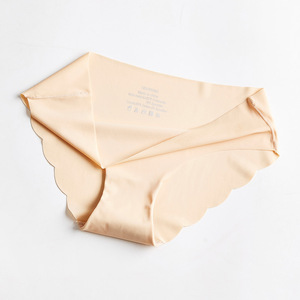 Culotte sans couture une pièce à taille mi-haute, coupe laser ondulée, confortable pour femme - Product Image 3