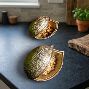 Bol de rangement intemporel avec couvercle en métal décoratif, plat de service ovale pour cacahuètes et bonbons, plateau à collation pour fêtes, mariages et cadeaux - Product Image 2