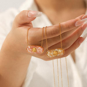 Collares de concha triturada con abalorio colorido, collar con colgante de concha de cauri esmaltado dorado, joyería para mujeres y niñas - Product Image 2