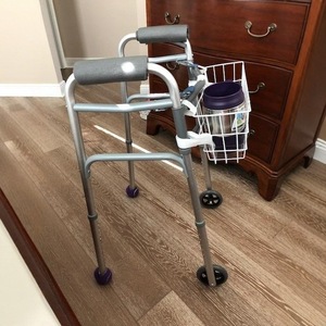 Cesta de Almacenamiento Metálica Walker con Portavasos Tipo Gancho de Acero Inoxidable, Dispositivo de Almacenamiento Auxiliar, Conveniente y Duradero - Product Image 3