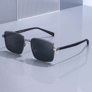 Lunettes de soleil polarisées pour hommes Ks-3816, monture carrée en métal, UV400, anti-éblouissement, pour la conduite et la pêche, verres TAC de classe 2, noires - Product Image 4