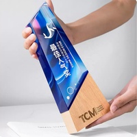 En gros Personnalisé K9 Cristal Plaque Base En Bois Prix Couleur Impression Personnalisé Cristal Trophée Plaques Trophée avec Boîte Cadeau