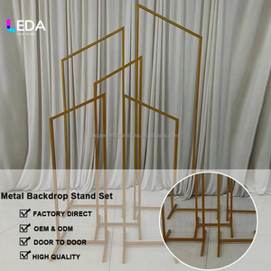 Set Perlengkapan Panggung Pernikahan LEDA, Bingkai Geometris Tak Beraturan Warna Emas, Lampu Hangat, Stand Backdrop Logam untuk Penggunaan Indoor dan Outdoor - Product Image 4