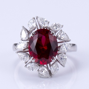 Anillo de Compromiso Messi Jewelry MSR-1034 de Oro Blanco de 10K con Rubí de Laboratorio de Forma Ovalada - Product Image 1