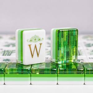 Juego <span class=keywords><strong>de</strong></span> Mahjong Americano <span class=keywords><strong>de</strong></span> 4 Capas, Acrílico, Diseño Nuevo, Verde Esmeralda, Lujoso, Moderno, Personalizado, con Fichas <span class=keywords><strong>de</strong></span> Póker para Entretenimiento - Product Image 4