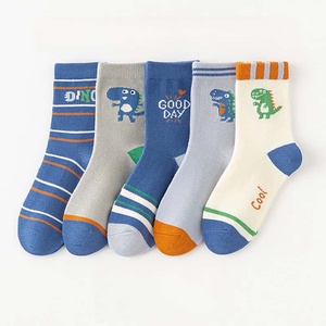 Otoño Invierno lindo dinosaurio tubo calcetines para niños algodón transpirable mediano grande dibujos animados para niños venta al por mayor calcetines de bebé