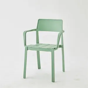 Современный простой дизайн Штабелируемый красочный пластиковый стул с подлокотником