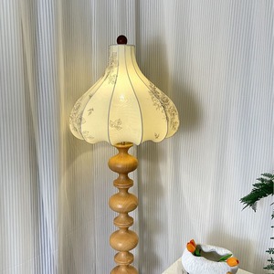 Lampadaire LED à Source Lumineuse Tricolore, Contrôle par Interrupteur, Usage Domestique, Indice de Rendu des Couleurs 90, Base en Bois, Abat-jour Floral - Product Image 4