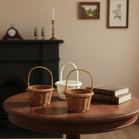 Panier de rangement miniature en rotin et plastique tressé fait main, design floral marron et blanc, adapté aux enfants, panier cadeau à bas prix